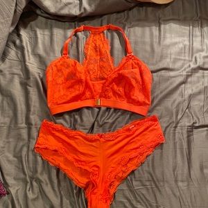 Cacique seriously sexy bralette and cheeky panty set 36DD 14/16